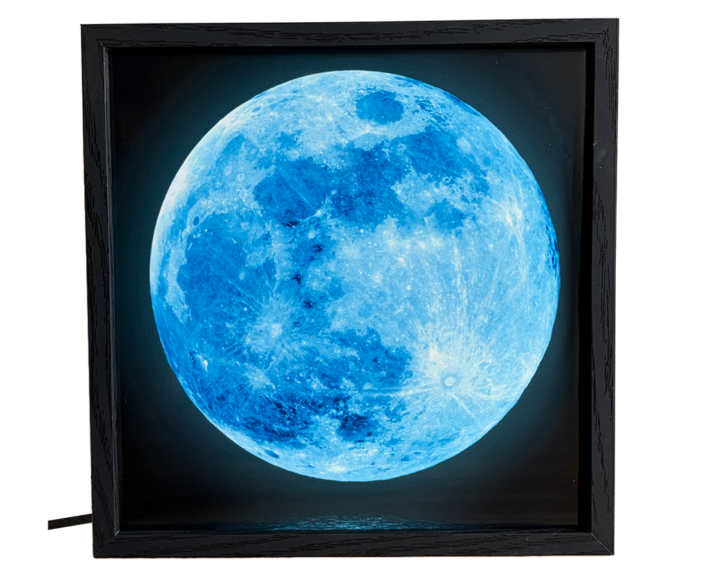 Full Moon over dark water