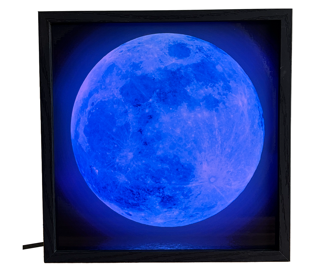 Full Moon over dark water